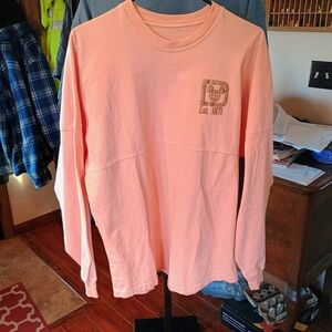 Long-Sleeve Crewneck Shirt in Peach with Chest Logo